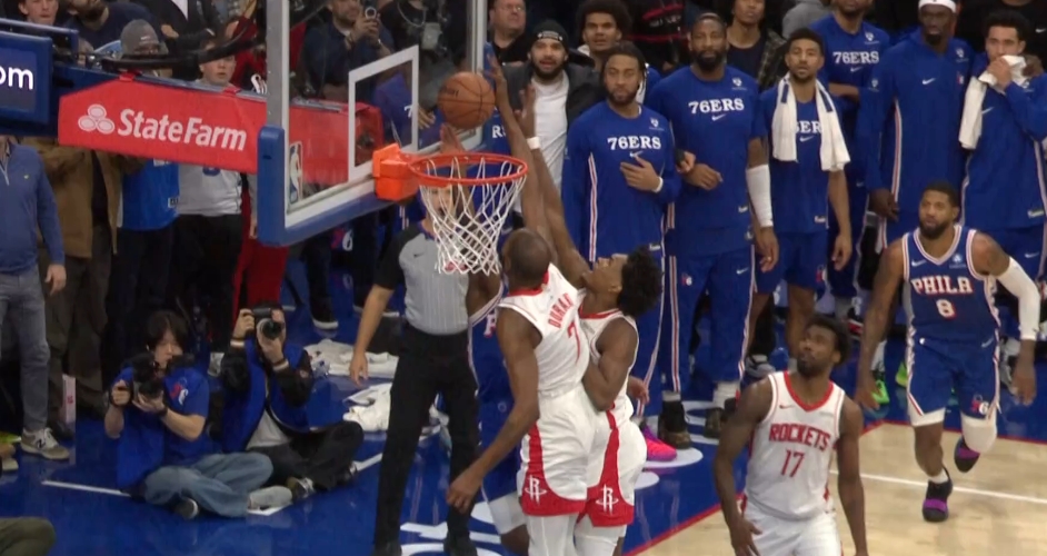 九游娱乐app-主裁判谈干扰球未吹：当时认为是盖帽 没响哨不能看录像改判